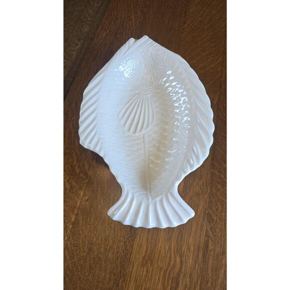 Large White Ceramic Fish Shaped Serving Platter Tray Coastal Nautical Decor - Picture 6 of 11